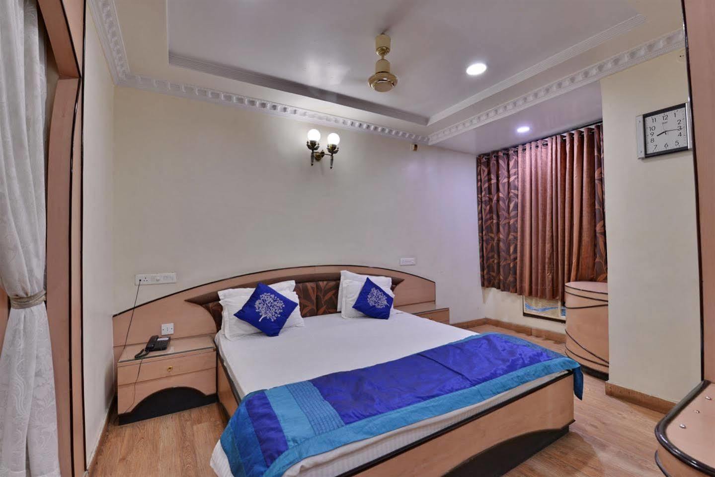 Hotel Kanishka Rāipur Buitenkant foto